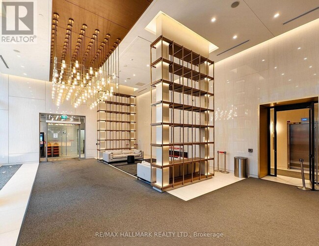 Building Photo - 8 Olympic Gdn Dr