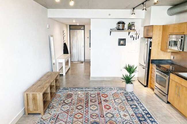 Foto del edificio - Studio Condo with Fantastic View, High-End Appliances, Wide Windows, Gorgeous Flooring, Amazing A...