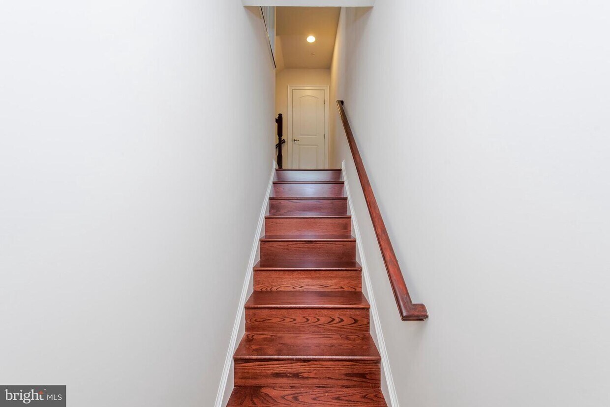Foto principal - 4911 Rushing River Dr