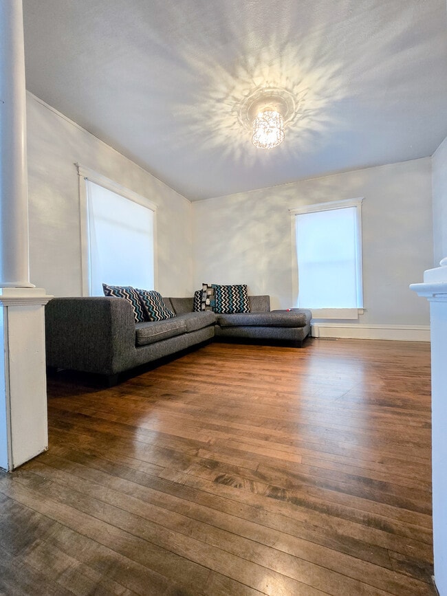 Foto del edificio - 481 Division St