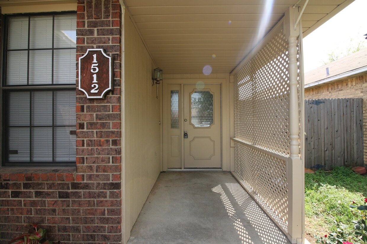 1512 Parkwood Pl, Irving, TX 75060 House Rental in Irving, TX