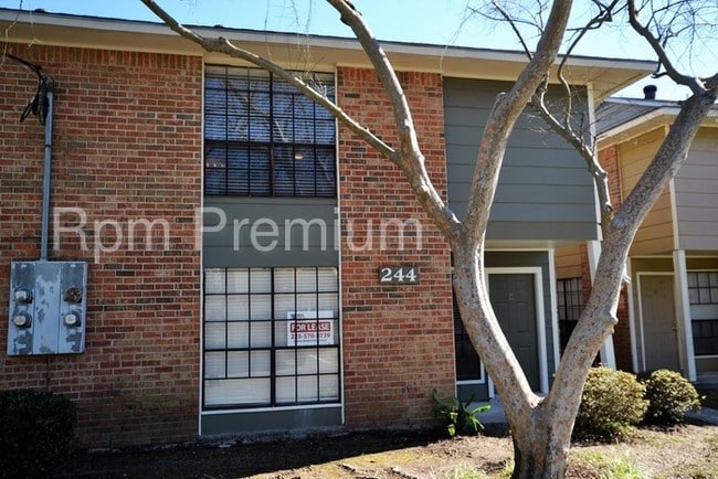 Building Photo - 244 Bracewell Dr