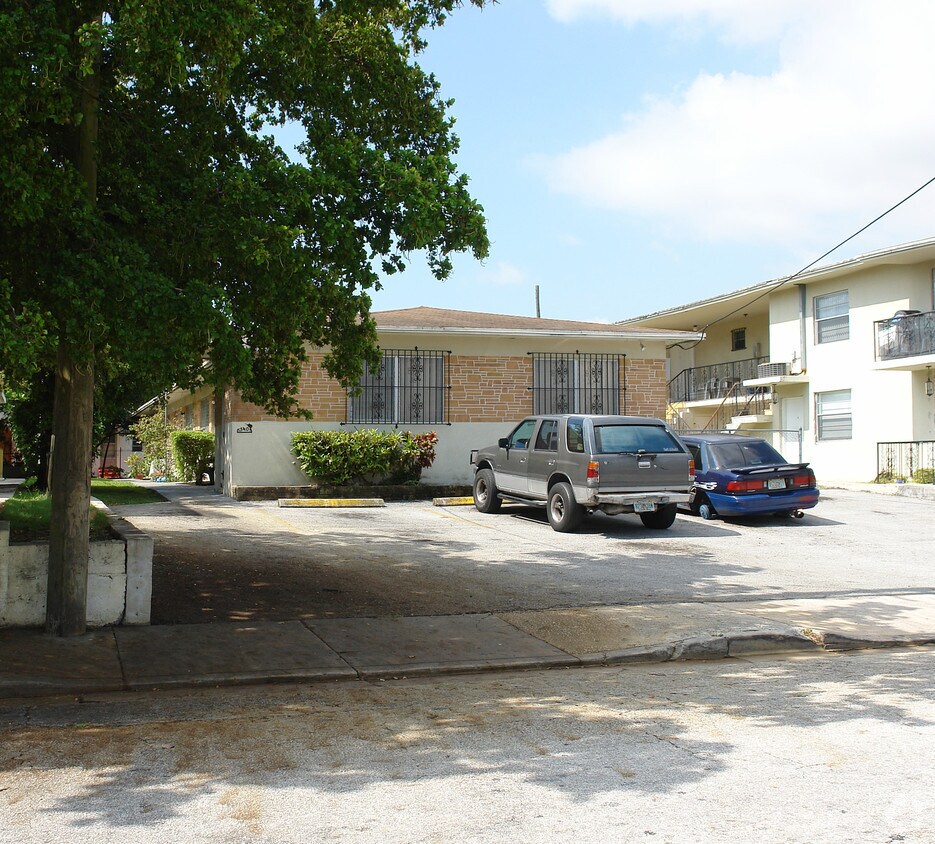 Building Photo - 540 SW 6th St