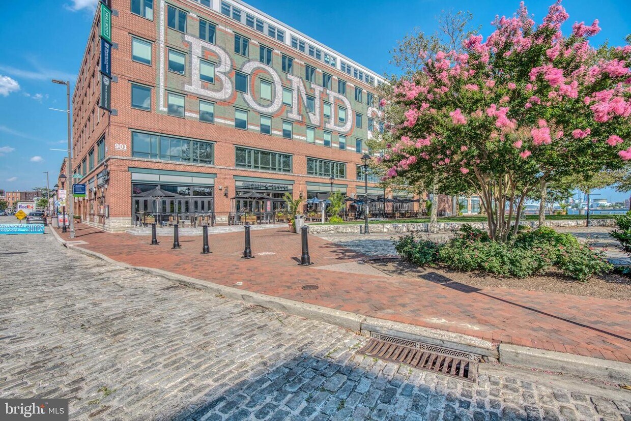 Foto principal - 1500 Thames St