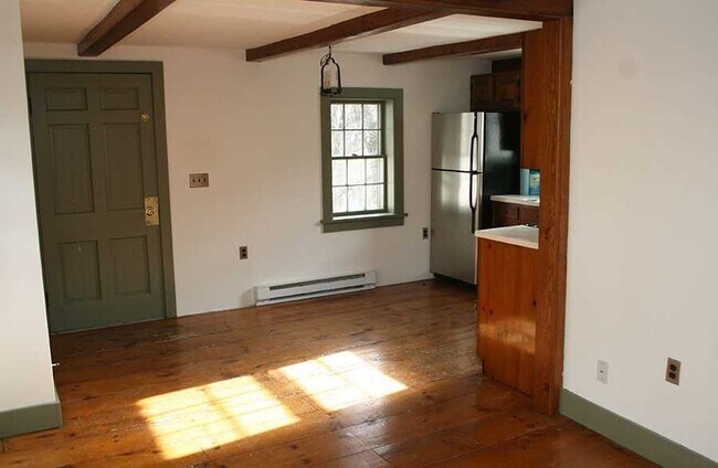 Building Photo - 14 Talmadge St