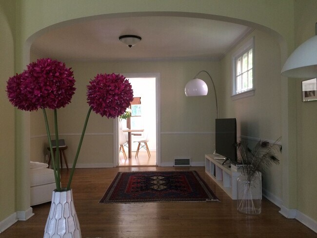 Foto del edificio - 3630 Northcliffe Rd