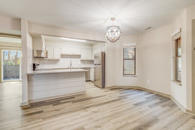 Foto del edificio - 4134 Charlotte Hwy