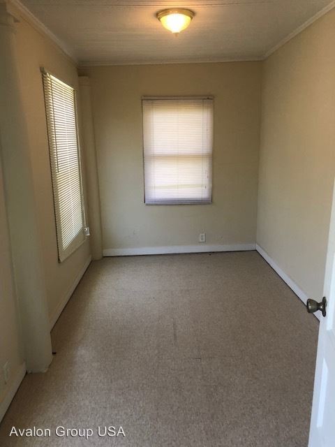 Building Photo - 4 br, 1 bath House - 2830 Jupiter Ave
