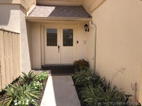 Building Photo - 17165 Waterbend Dr