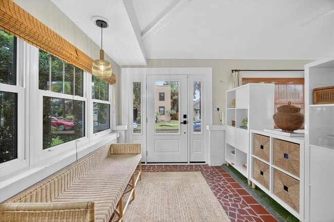 Foto del edificio - 221 13th Ave NE