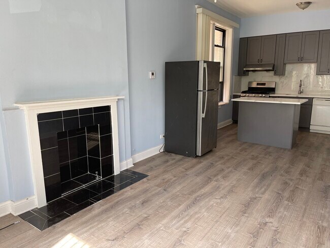 Building Photo - 1039 S Racine Ave