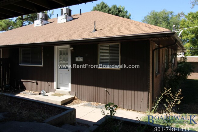 Building Photo - 1785 Lincoln Ln
