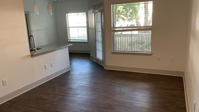 Foto del edificio - 5911 Waterford Bluff Ln