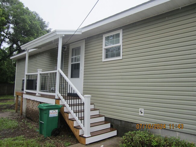 Building Photo - 2BR/1BA Single Family Home in Pascagoula. ...