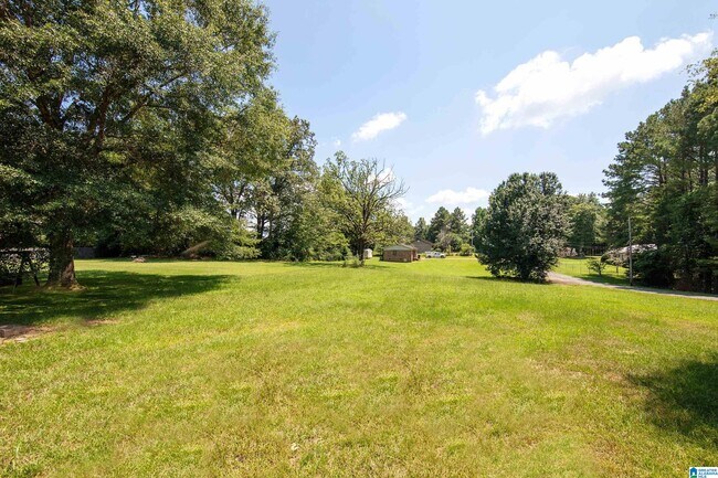 Foto del edificio - 95 Meadow Ln