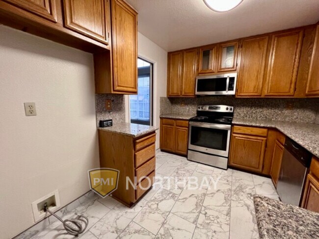 Building Photo - 4875 Regency Pl