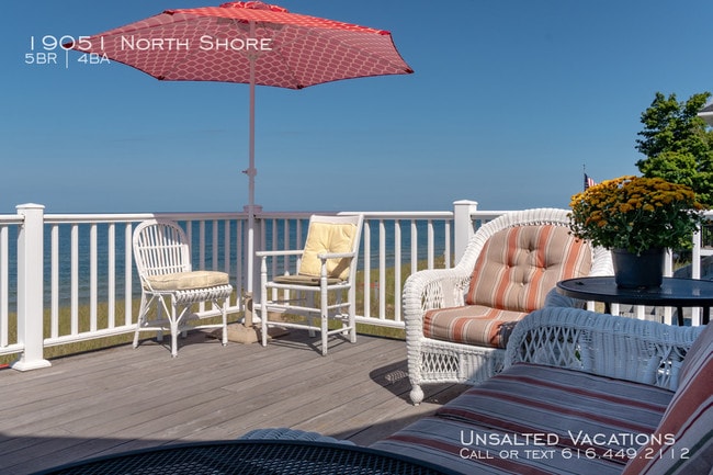 Building Photo - Adorable 5 BR cottage on Lake Michigan