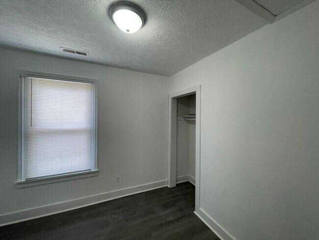 Foto del edificio - Renovated Home - Close to Downtown