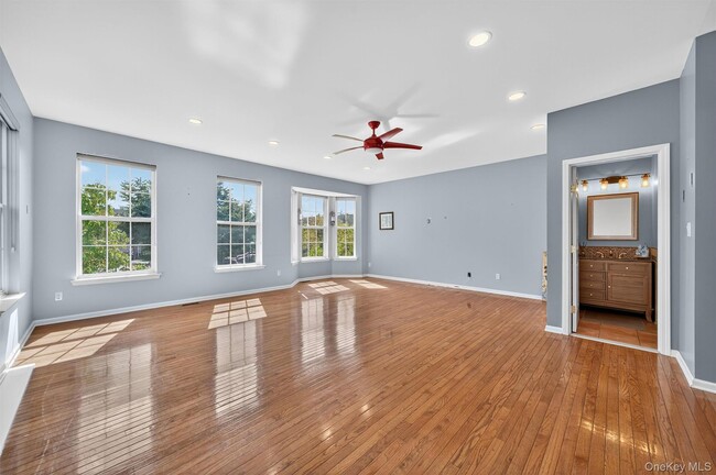 Building Photo - 113 Barr Ln