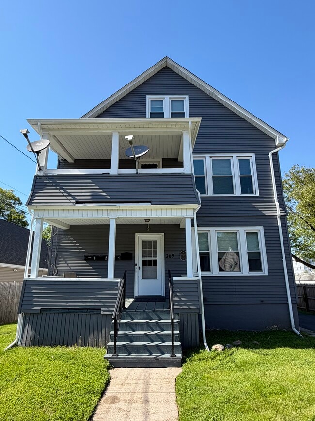 Building Photo - 369 Clinton St