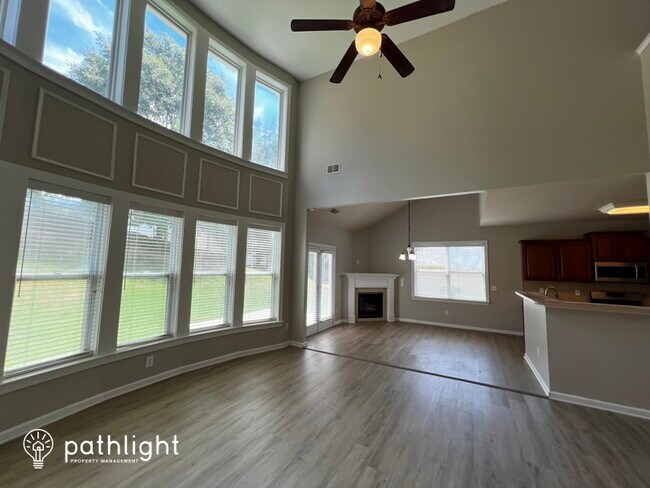 Building Photo - 402 Edgebrooke Lane