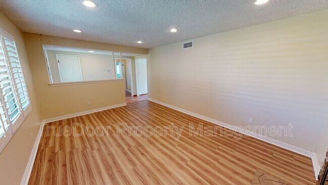 Foto del edificio - 13531 Springdale St