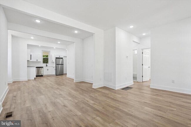 Foto del edificio - 236 E Butler Ave