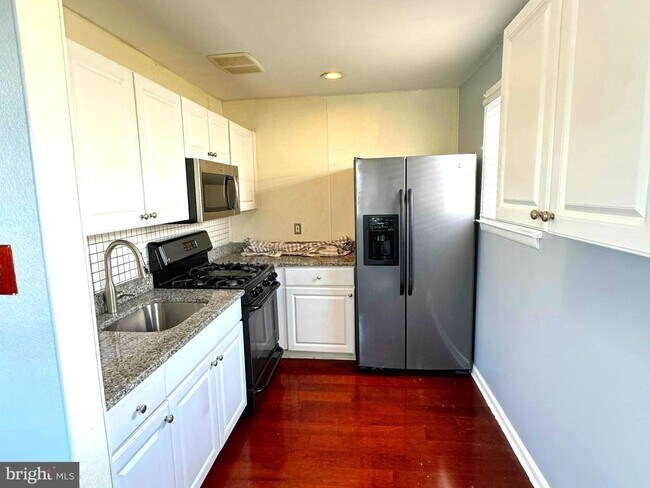 Foto del edificio - 10604 Evans St