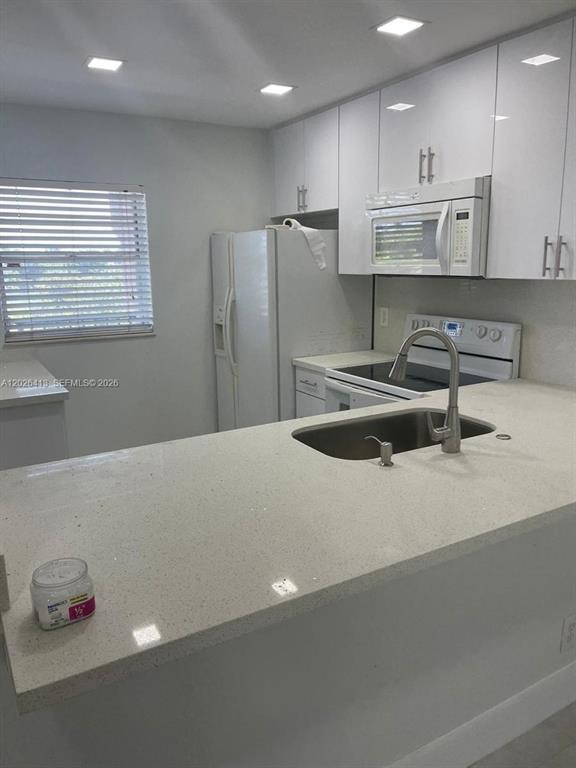 Building Photo - 9460 Tangerine Pl