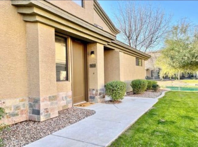 Foto del edificio - 705 W Queen Creek Rd
