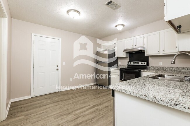 Building Photo - 1472 Bass Ave