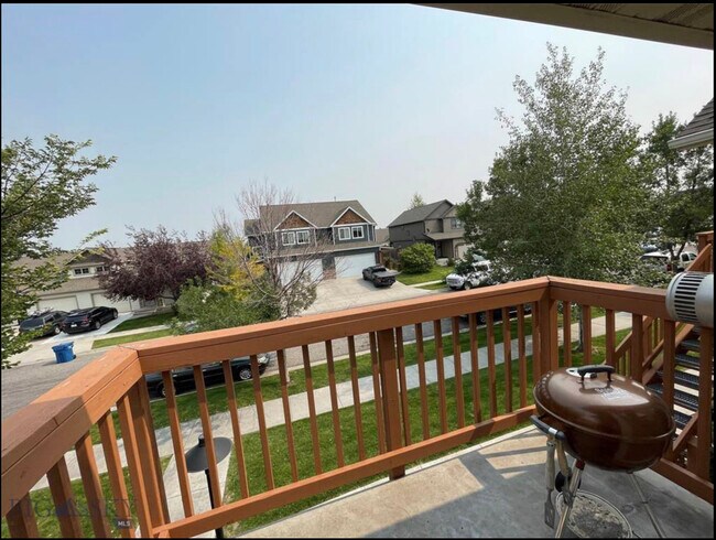 Foto del edificio - 763 Forestglen Dr