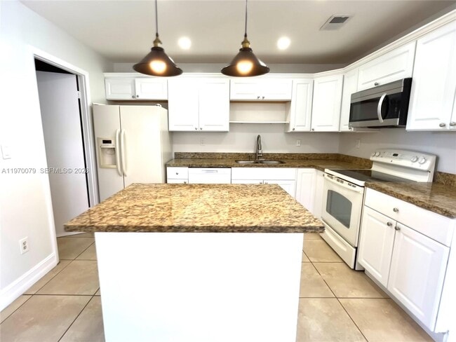 Building Photo - 13725 SW 84th St