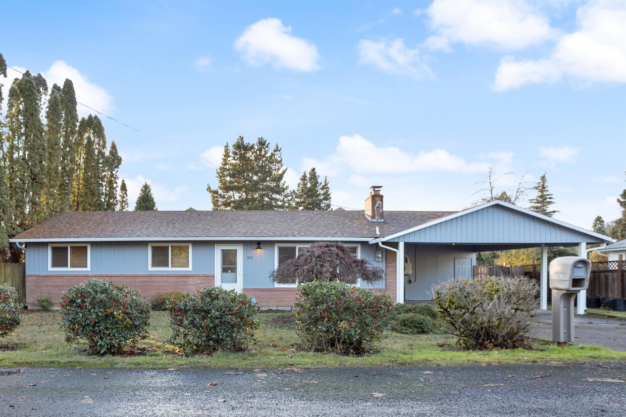 Foto principal - 607 NW Beary St