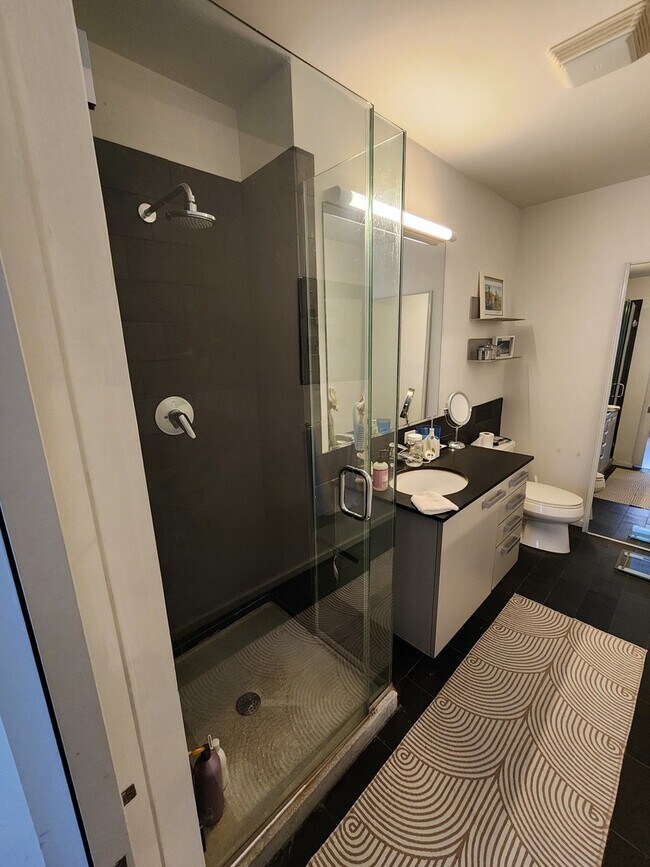 Foto del edificio - 550 N St Clair St