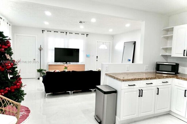 Foto del edificio - 1213 NW 6th Ave