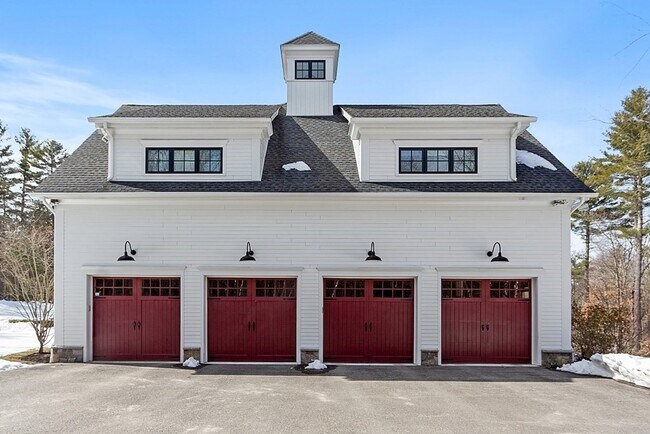 Foto del edificio - 295 Hanover Rd