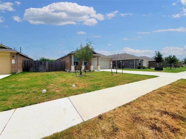 Building Photo - 21417 Quick Fox Dr