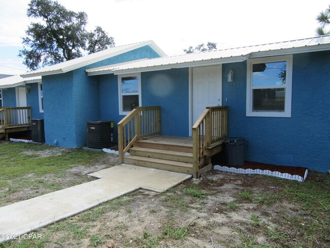 Building Photo - 9809 Clarence St