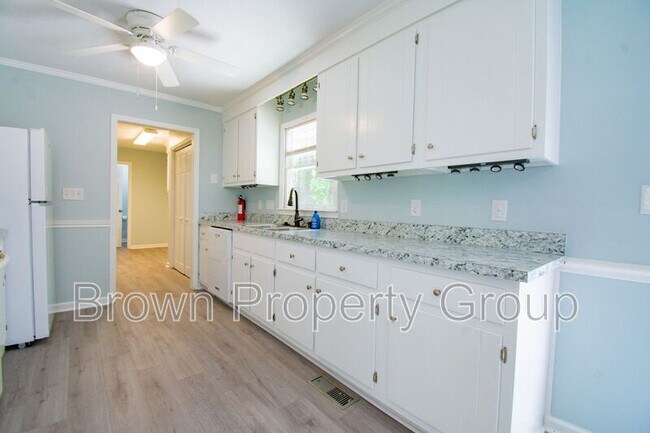 Foto del edificio - 1316 Middle Rd