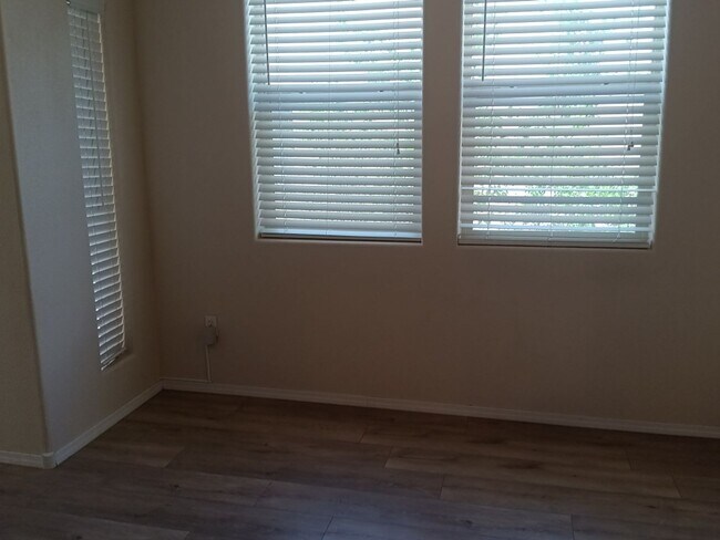 Foto del edificio - 3 Bedroom, 2 Bathroom Home! Schedule a Showing today!