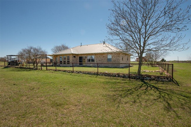 Building Photo - 10106 Schmidt Ln