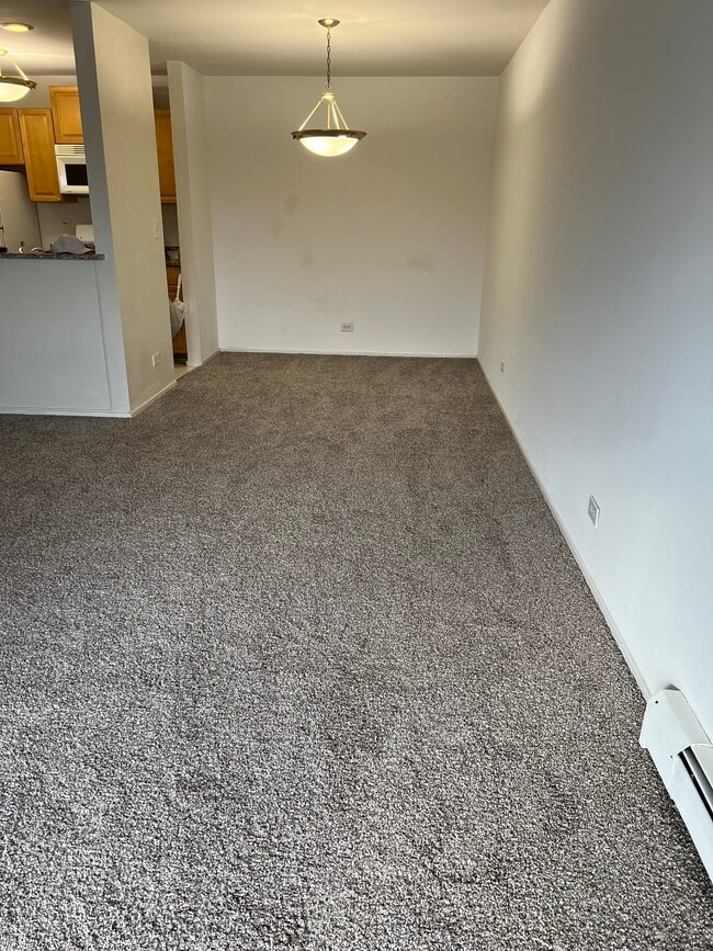 Building Photo - 1931 Prairie Sq