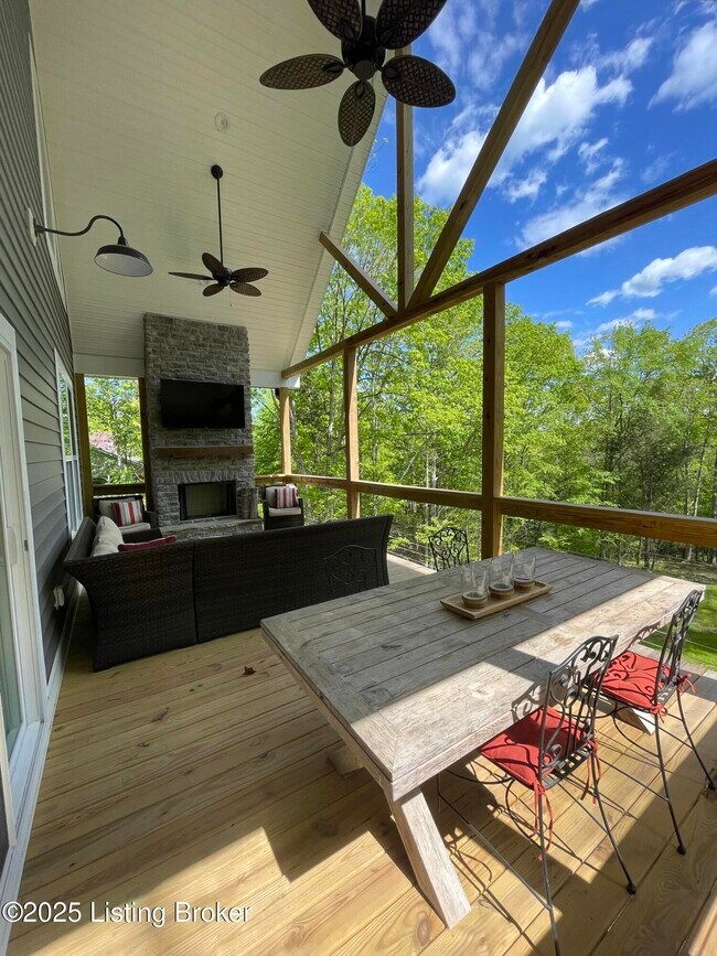 Building Photo - 84 Lakeside Dr