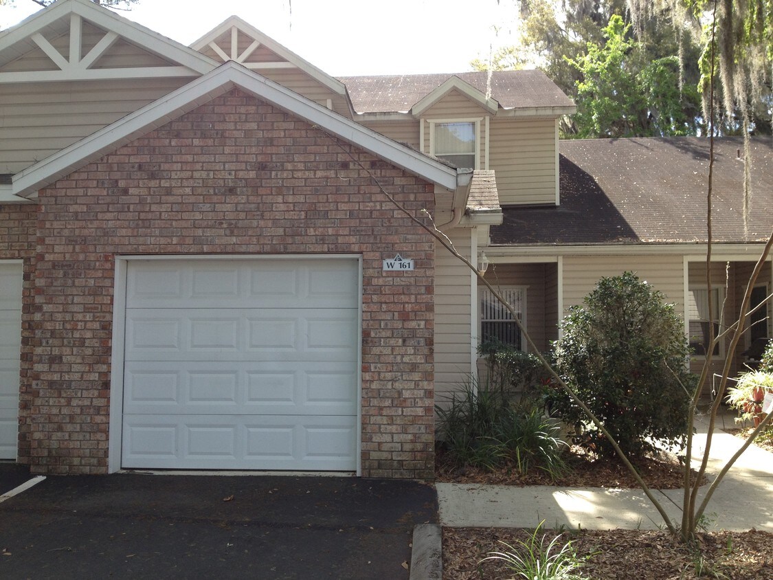 4700 SW Archer Rd, Gainesville, FL 32608 Condo for Rent in