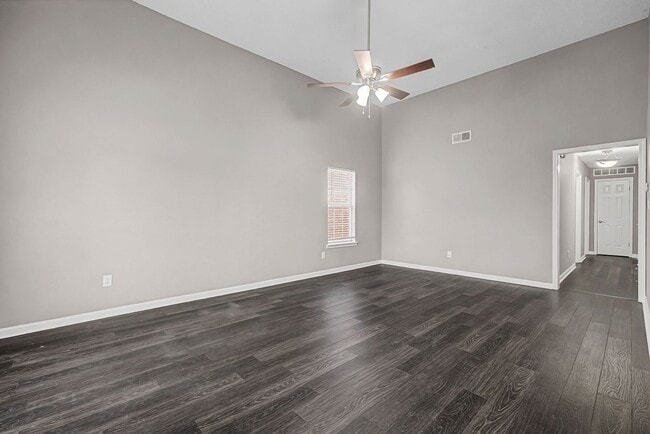 Foto del edificio - Serene Waterfront Living