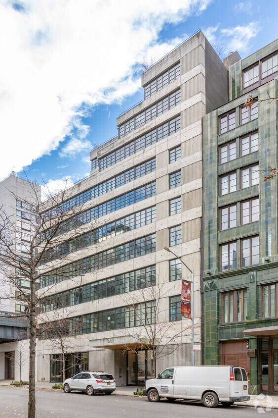 Primary Photo - 508 W 24th St