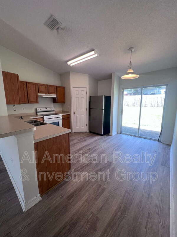 Building Photo - 147 Cabana Way