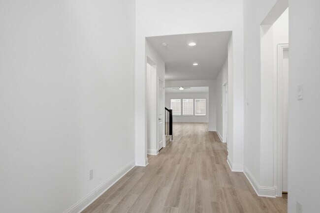 Foto del edificio - 2911 Hanscom St