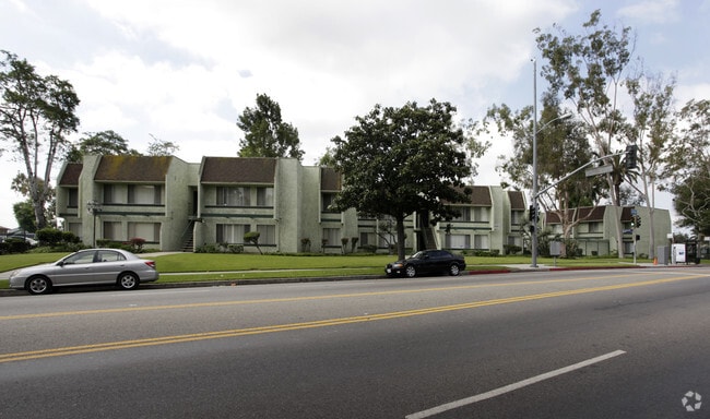 St Andrews Gardens Apartments Los Angeles Ca Primary Photo St Andrews Gardens